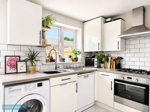 Kitchen- click for photo gallery